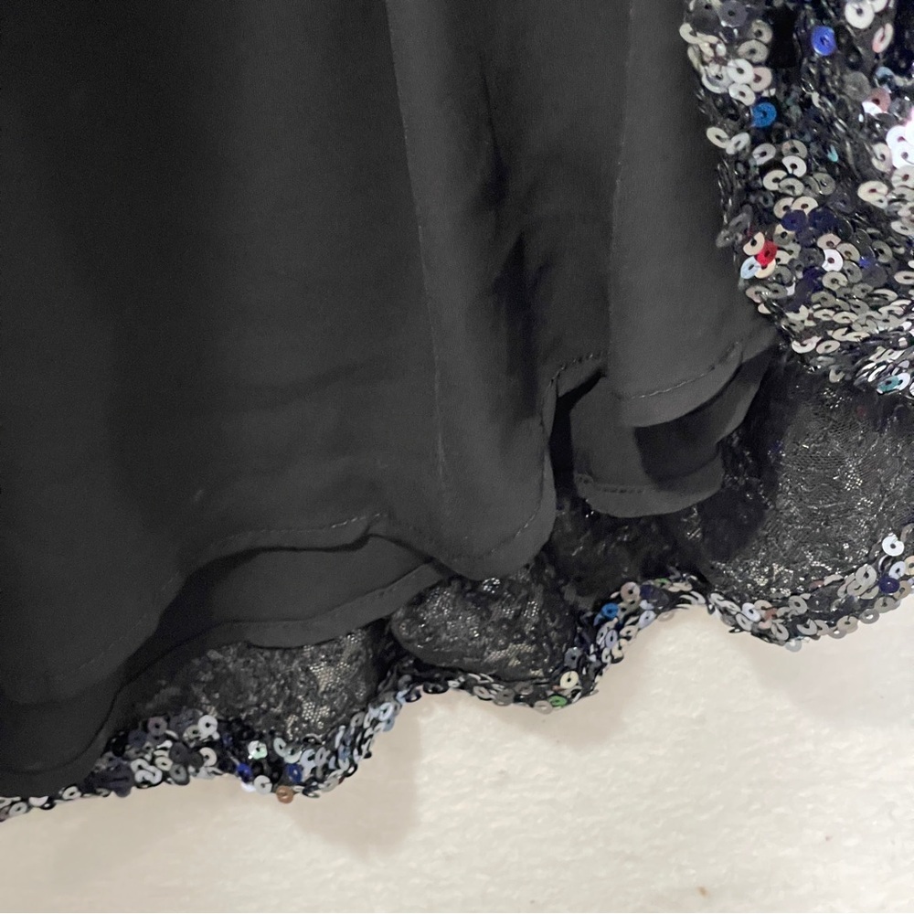 Torrid Black Long Sleeve Mesh And Sequin Top Size 1X Sophisticated Holiday Goth - Picture 12 of 12